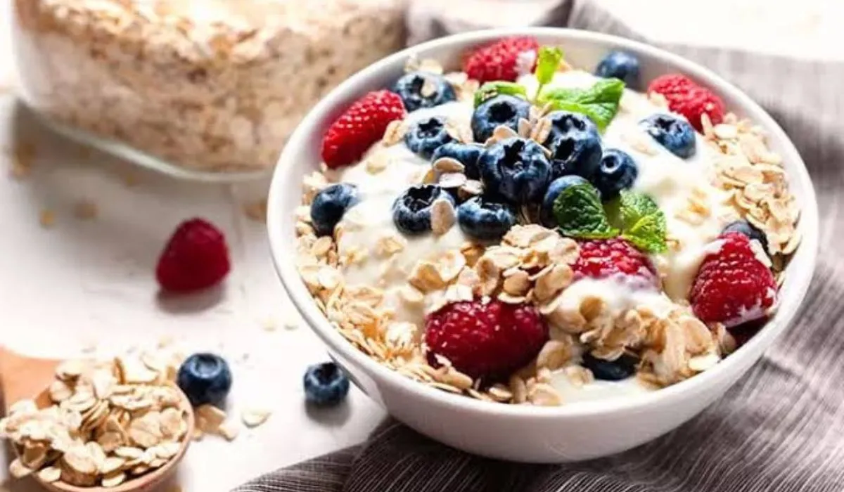 Good cereal for pregnancy in a healthy breakfast bowl