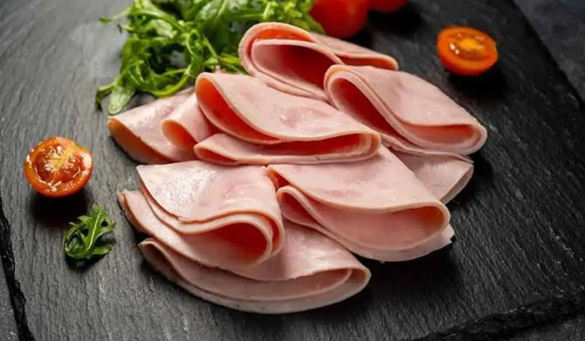 Bologna slices heated for safe eating during pregnancy