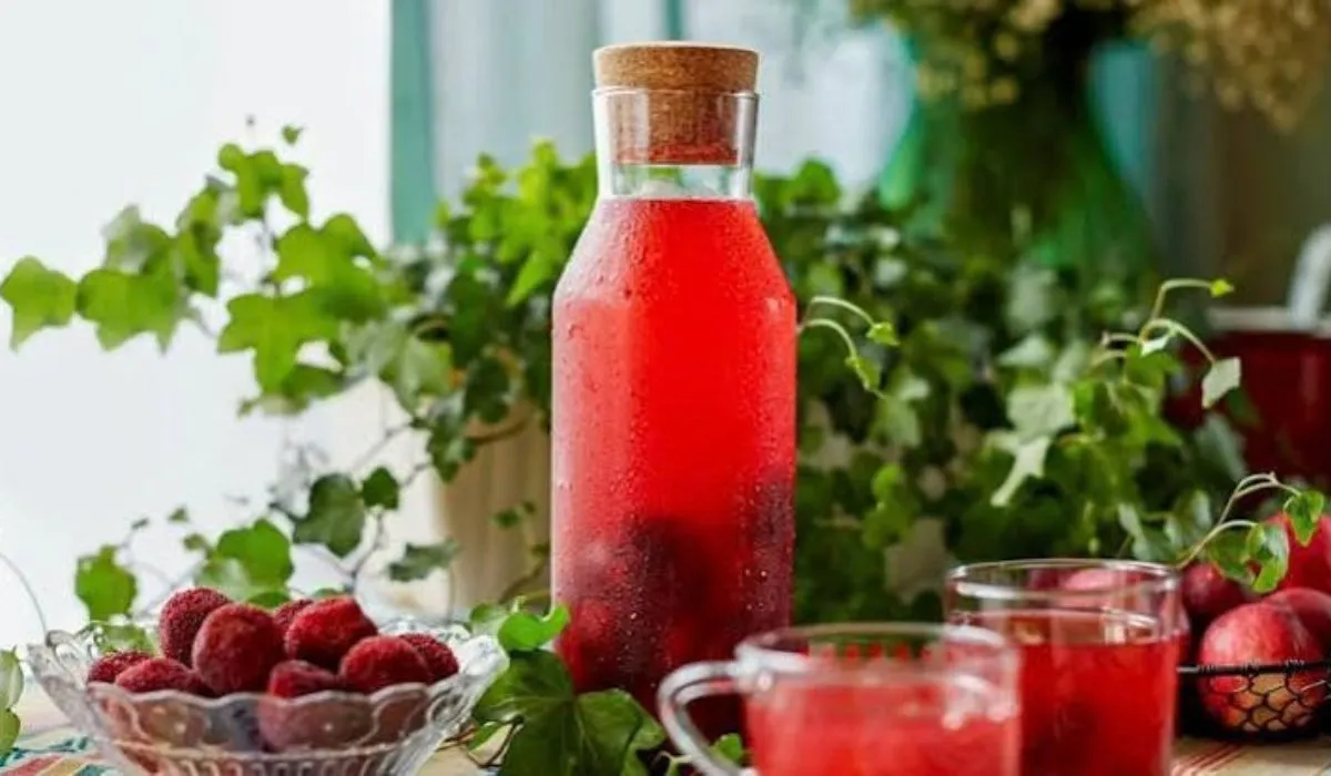 Cranberry juice in a glass during pregnancy